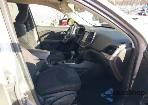 2016 Jeep Cherokee Latitude z USA, uszkodzony, nr VIN 1C4PJMCSXGW131086